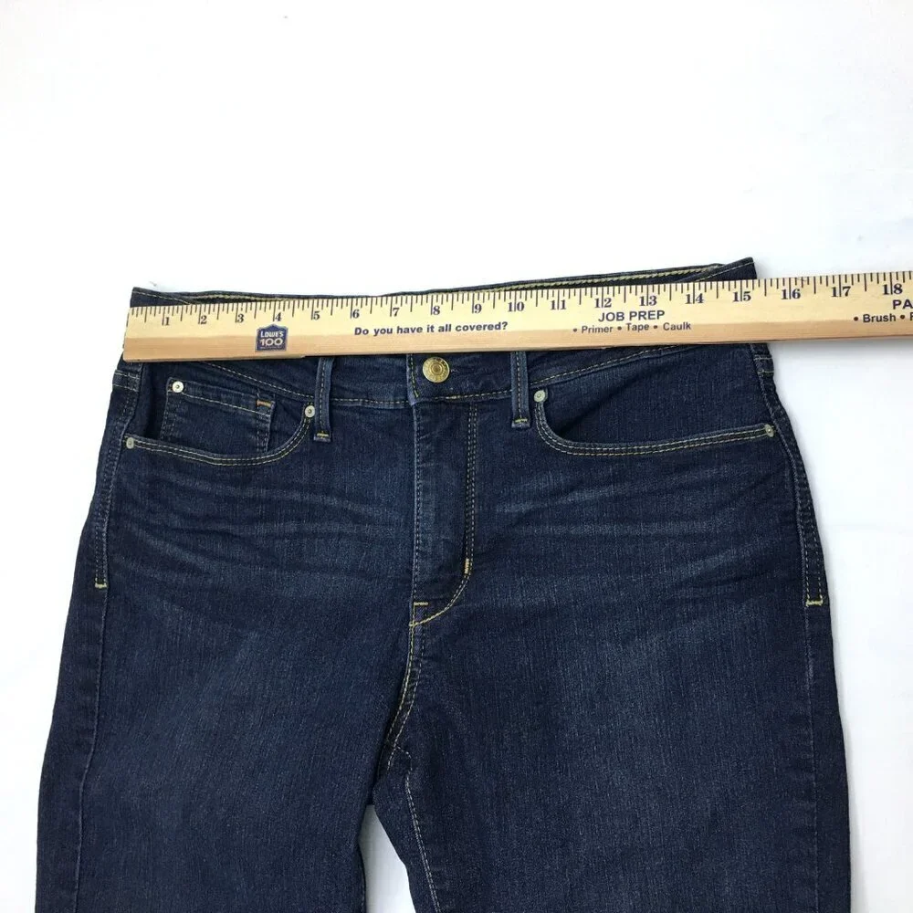Levi's Signature Jeans Totally Shaping Skinny Dark Wash size 12 length 28